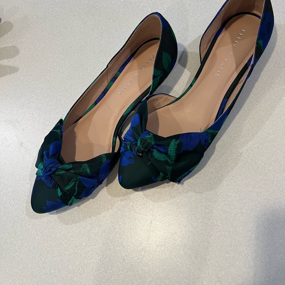 💙💚Kelly & Katie Blue and Green Floral Women's Flats